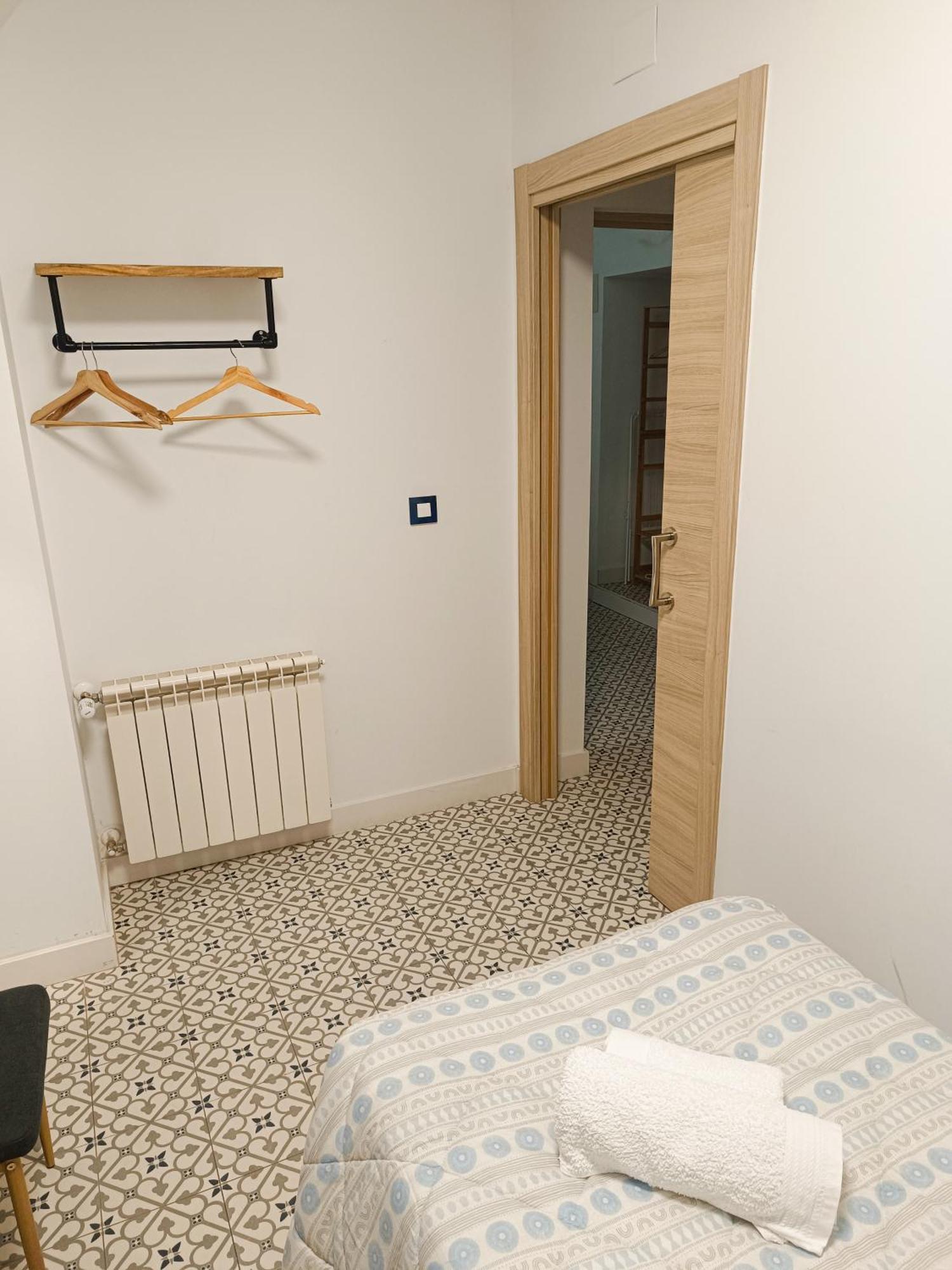 Al-Qazeres Suites Caces エクステリア 写真