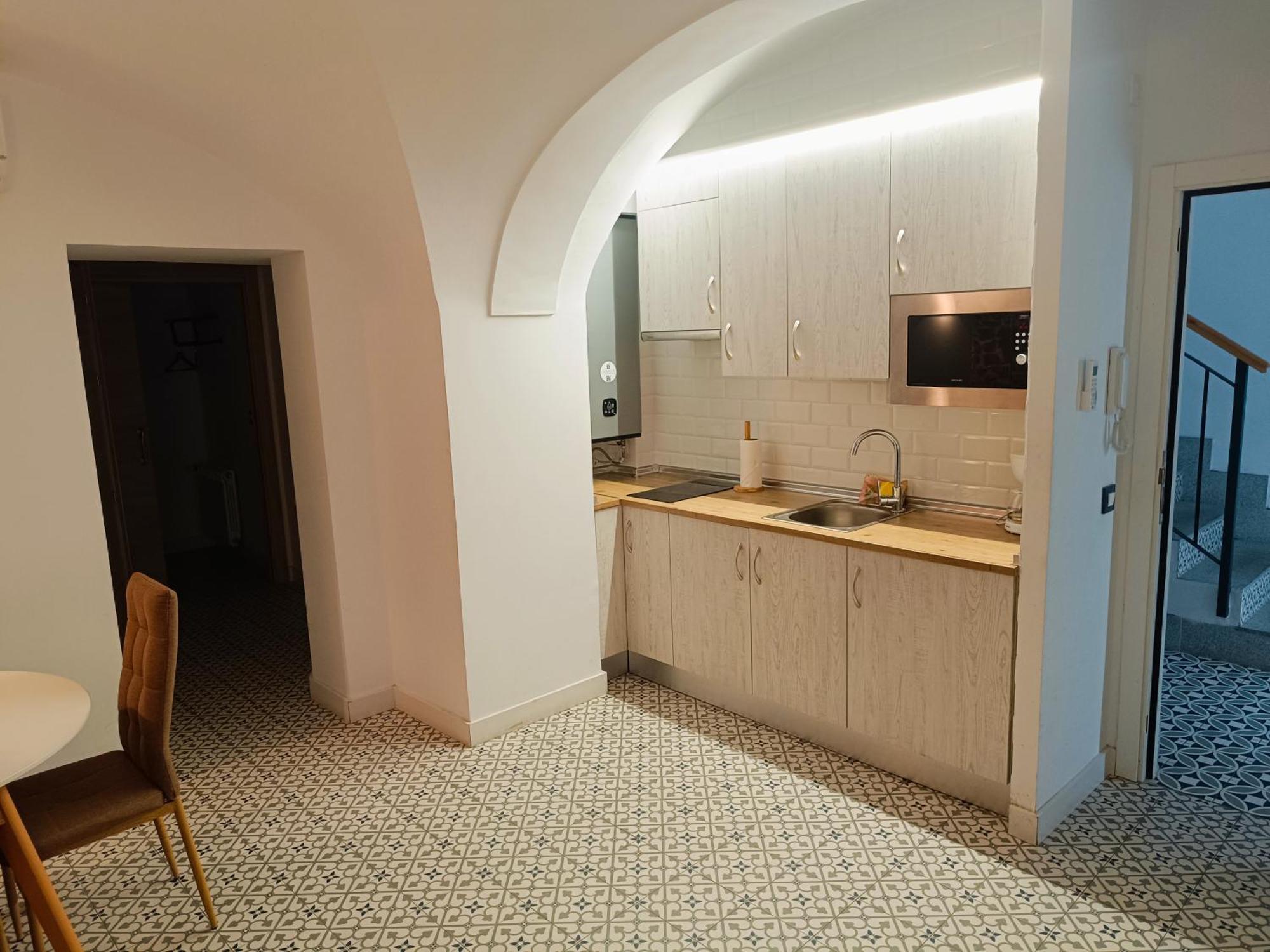 Al-Qazeres Suites Caces エクステリア 写真