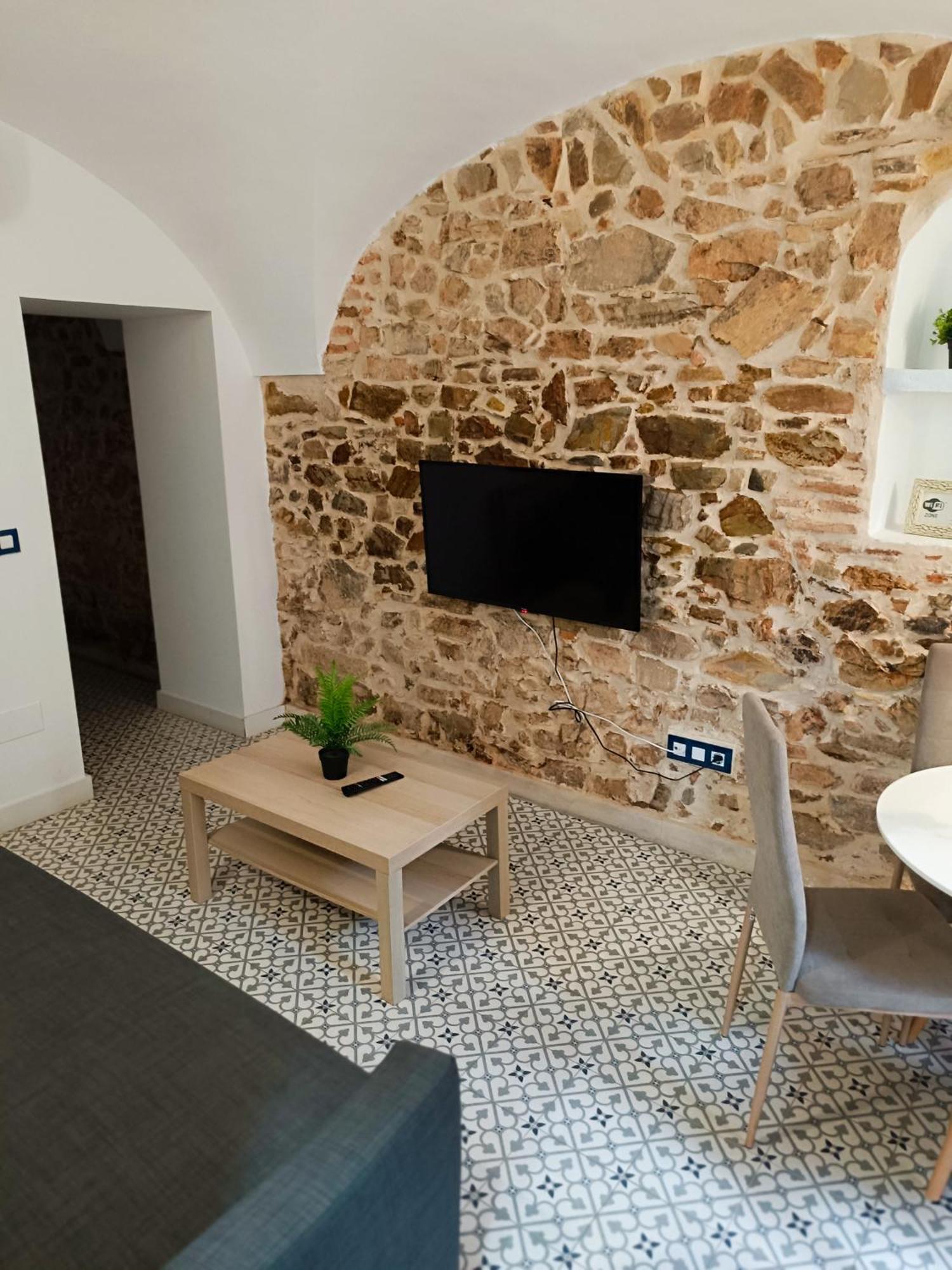 Al-Qazeres Suites Caces エクステリア 写真