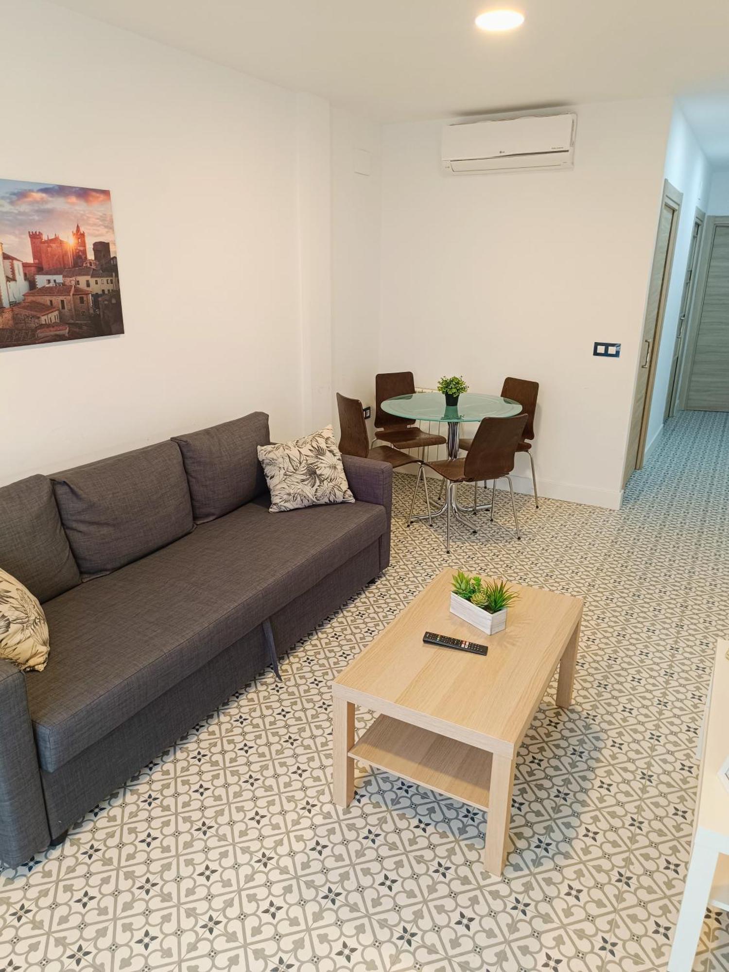 Al-Qazeres Suites Caces エクステリア 写真